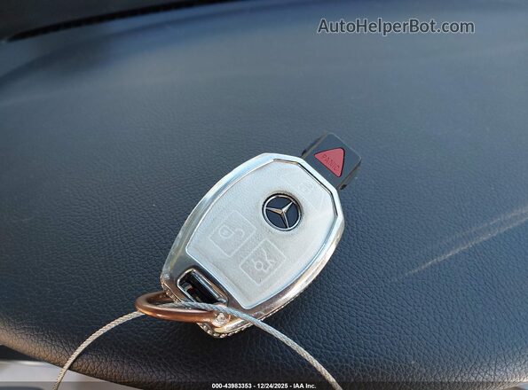 WDC0G4KB6KV178061 2019 MERCEDES-BENZ GLC 300 Dark Blue Вид панели приборов