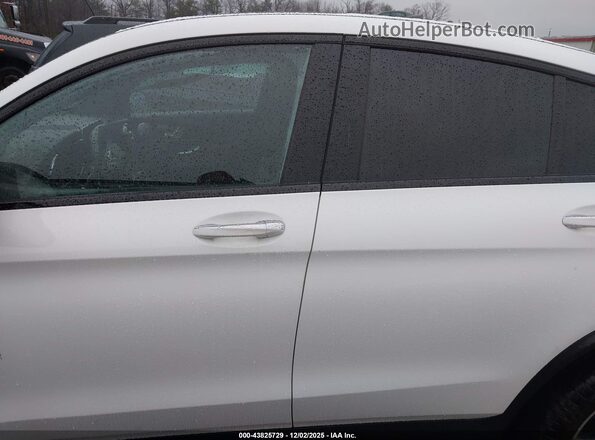 WDC0J8EB0LF699566 2020 MERCEDES-BENZ GLC 300 COUPE White Սալոնի 360 աստիճան տեսք