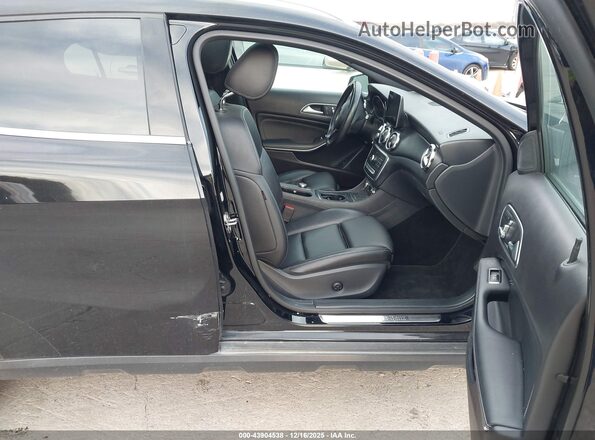 WDCTG4EB0KJ550039 2019 MERCEDES-BENZ GLA 250 Black წინა სალონის ხედი