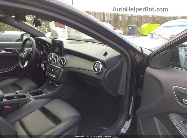 WDCTG4EB1JJ489069 2018 MERCEDES-BENZ GLA 250 Black Սալոնի դիմացի տեսք