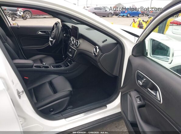 WDCTG4EB1KU009502 2019 MERCEDES-BENZ GLA 250 White Vista interior delantera