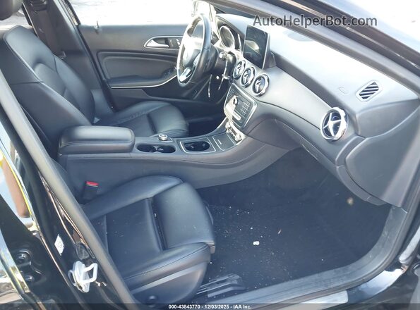 WDCTG4EB2JJ456274 2018 MERCEDES-BENZ GLA 250 Black Вид салону спереду