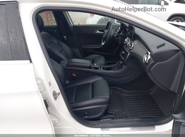 WDCTG4EB2LJ666554 2020 MERCEDES-BENZ GLA 250 White Vista interior delantera