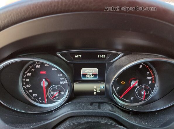 WDCTG4EB2LU028576 2020 MERCEDES-BENZ GLA Красный Вид щитка приборов