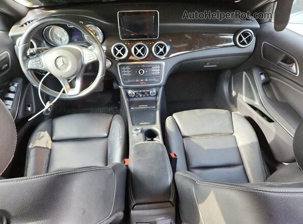WDCTG4EB3GJ202369 2016 MERCEDES-BENZ GLA White Widok deski rozdzielczej