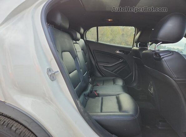 WDCTG4EB3GJ202369 2016 MERCEDES-BENZ GLA White Widok tylnych siedzeń
