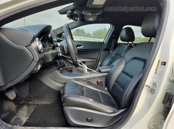 WDCTG4EB3GJ202369 2016 MERCEDES-BENZ GLA White Widok wnętrza z przodu