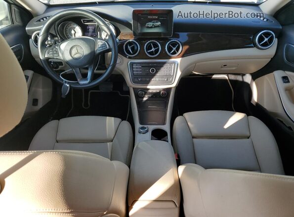 WDCTG4EB4GJ192080 2016 MERCEDES-BENZ GLA Белый Вид панели приборов
