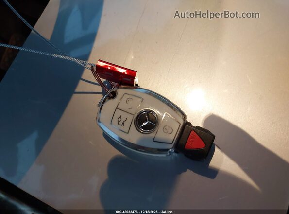 WDCTG4EB5HJ356583 2017 MERCEDES-BENZ GLA 250 White Vista del salpicadero