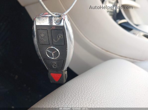 WDCTG4EB6GJ261187 2016 MERCEDES-BENZ GLA 250 White Vista del salpicadero