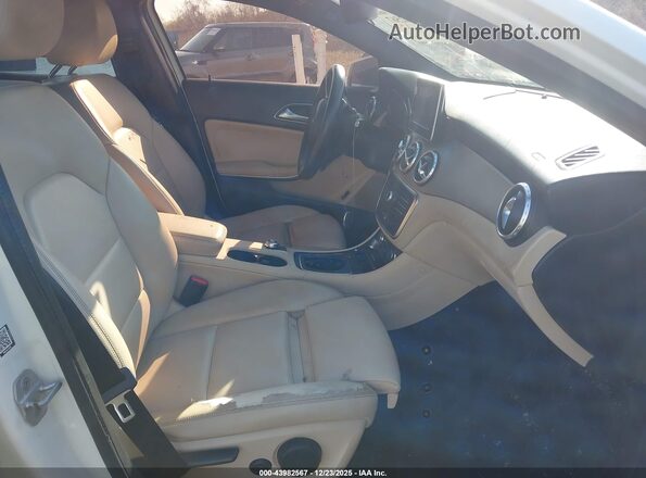 WDCTG4EB6GJ261187 2016 MERCEDES-BENZ GLA 250 White Vista interior delantera