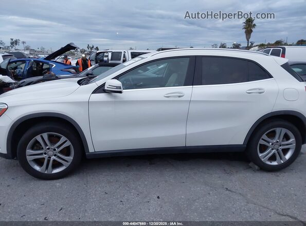 WDCTG4EB6HJ350114 2017 MERCEDES-BENZ GLA 250 White Widok wnętrza 360 stopni