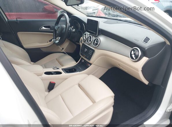 WDCTG4EB6HJ362974 2017 MERCEDES-BENZ GLA 250 White წინა სალონის ხედი