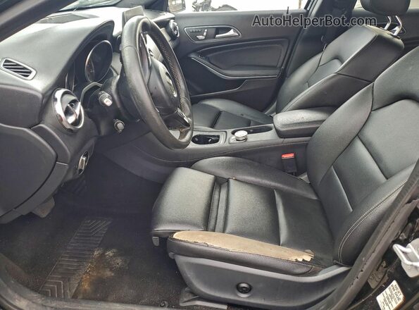 WDCTG4EB6JJ458724 2018 MERCEDES-BENZ GLA Black Widok wnętrza z przodu