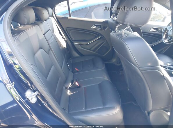 WDCTG4EB6JJ529646 2018 MERCEDES-BENZ GLA 250 Blue Widok naklejki z numerem VIN