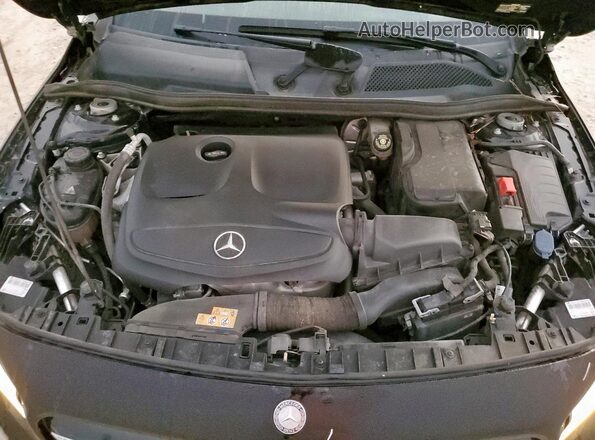 WDCTG4EB7HJ345990 2017 MERCEDES-BENZ GLA Black Vista del compartimento del motor