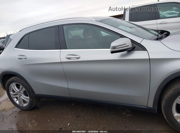 WDCTG4EB8GJ210242 2016 MERCEDES-BENZ GLA 250 Silver უკანა სალონის ხედი