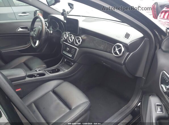 WDCTG4EB8KU012865 2019 MERCEDES-BENZ GLA 250 Black Вид салону спереду