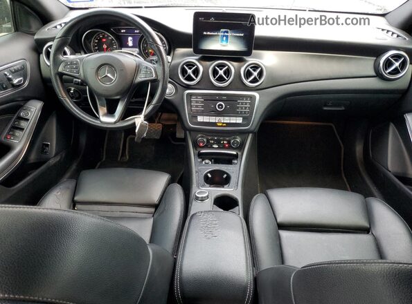 WDCTG4EB9KJ531893 2019 MERCEDES-BENZ GLA Black Vista del salpicadero