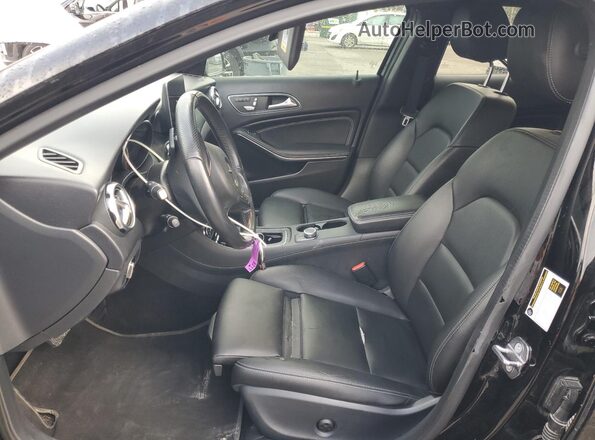 WDCTG4EB9KJ531893 2019 MERCEDES-BENZ GLA Black Vista interior delantera