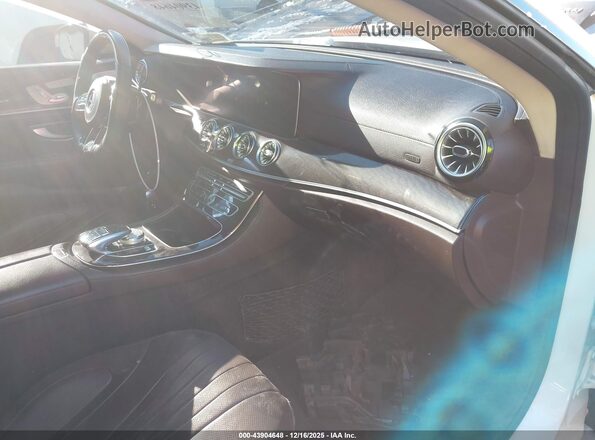 WDD2J5KB4KA031238 2019 MERCEDES-BENZ CLS-CLASS Белый Вид салона спереди