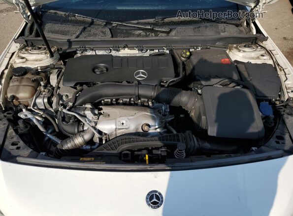 WDD3F4HB2KJ075214 2019 MERCEDES-BENZ A Белый Вид задней части салона