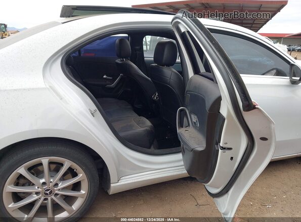 WDD3G4EB4LW039238 2020 MERCEDES-BENZ A 220 Белый Вид наклейки с VIN-кодом