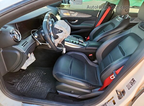 WDD7X8JBXLA015764 2020 MERCEDES-BENZ AMG Белый Вид салона спереди