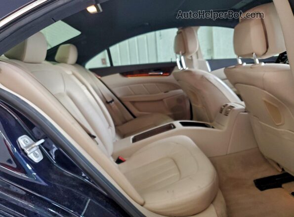 WDDLJ6FB8GA175452 2016 MERCEDES-BENZ CLS-CLASS Blue Widok tylnych siedzeń