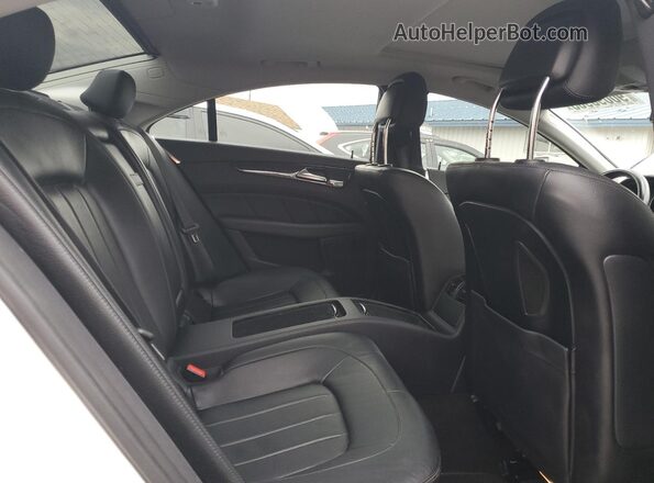 WDDLJ6HB8GA163301 2016 MERCEDES-BENZ CLS-CLASS White Widok tylnych siedzeń