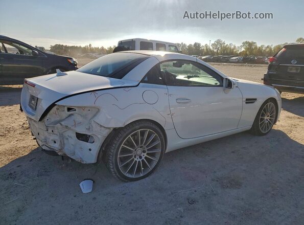 WDDPK3JAXHF133669 2017 MERCEDES-BENZ SLC Белый Задняя правая четверть