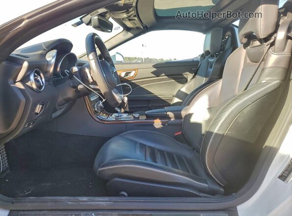 WDDPK3JAXHF133669 2017 MERCEDES-BENZ SLC Белый Вид салона спереди