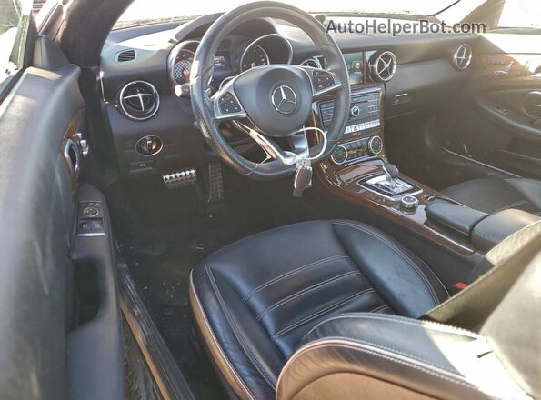 WDDPK3JAXHF133669 2017 MERCEDES-BENZ SLC Белый Вид панели приборов