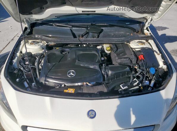 WDDSJ4EB6HN484803 2017 MERCEDES-BENZ CLA-CLASS White Սալոնի հետևի տեսք