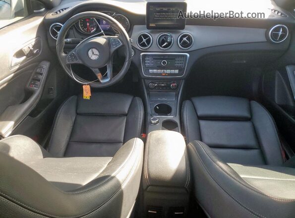 WDDSJ4EB6HN484803 2017 MERCEDES-BENZ CLA-CLASS White Առջևի վահանակի տեսք