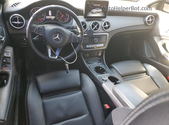 WDDSJ4EB9KN723266 2019 MERCEDES-BENZ CLA-CLASS Silver Вид панелі приладів