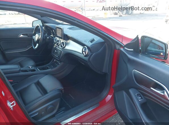 WDDSJ4EBXGN375808 2016 MERCEDES-BENZ CLA 250 Red წინა სალონის ხედი
