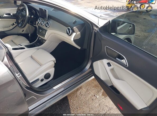 WDDSJ4EBXGN379633 2016 MERCEDES-BENZ CLA 250 Silver Вид салону спереду