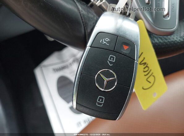 WDDWF8DB5LR526973 2020 MERCEDES-BENZ C-CLASS Черный Вид панели приборов