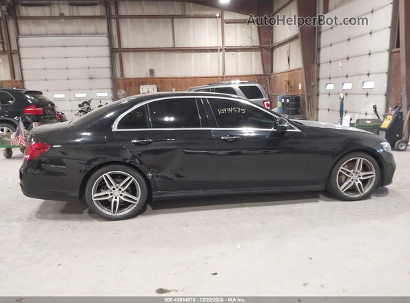 WDDZF4KB2HA060823 2017 MERCEDES-BENZ E-CLASS Черный Вид задней части салона