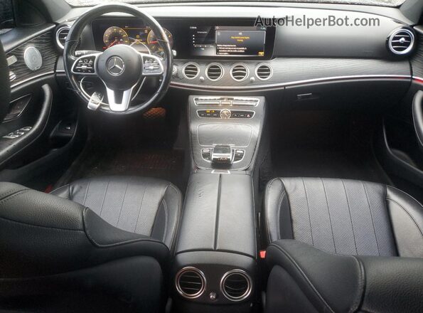 WDDZF4KB5KA586810 2019 MERCEDES-BENZ E Черный Вид панели приборов