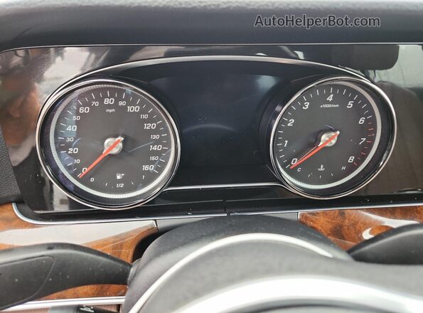 WDDZF4KBXKA630140 2019 MERCEDES-BENZ E White Սարքավորումների վահանակի տեսք