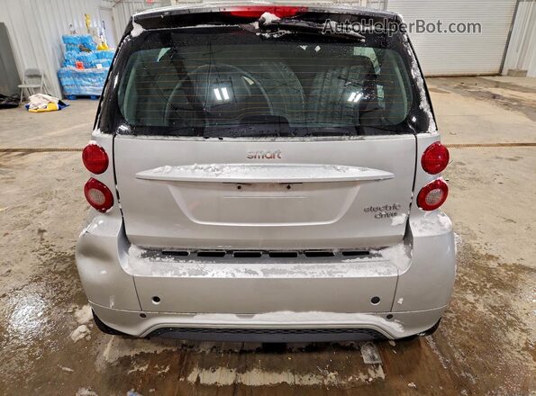 WMEEJ9AA3GK842863 2016 SMART FORTWO Серебряный Вид сзади