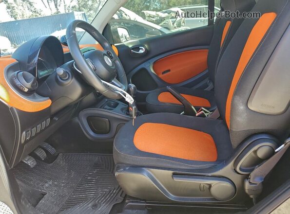 WMEFJ5DA6GK076510 2016 SMART FORTWO Оранжевый Вид салона спереди