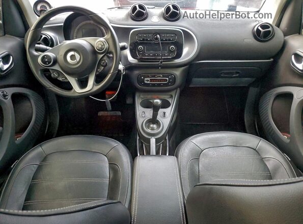 WMEFJ5DAXGK055451 2016 SMART FORTWO Двухцветный Вид панели приборов