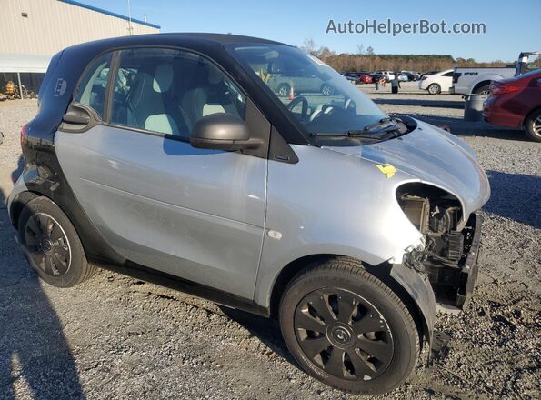 WMEFJ9BA5JK280359 2018 SMART FORTWO Серый Передняя правая четверть