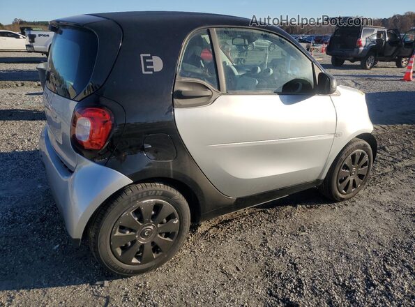 WMEFJ9BA5JK280359 2018 SMART FORTWO Серый Задняя правая четверть