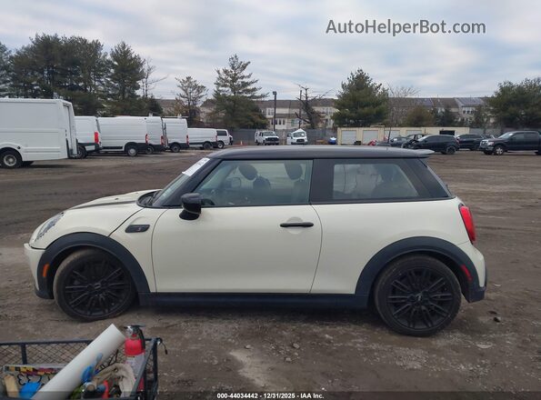 WMW53DH06P2T21805 2023 MINI HARDTOP Beige Vista interior de 360 grados