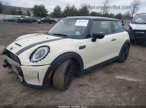 WMW53DH06P2T21805 2023 MINI HARDTOP Beige Vista tres cuartos delantera izquierda