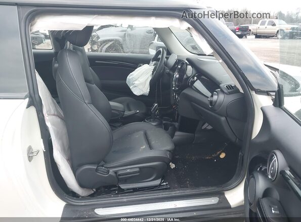 WMW53DH06P2T21805 2023 MINI HARDTOP Beige Vista interior delantera
